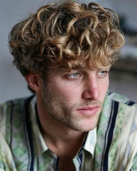 hairstyles for short blonde hair guys|messy blonde hair male.